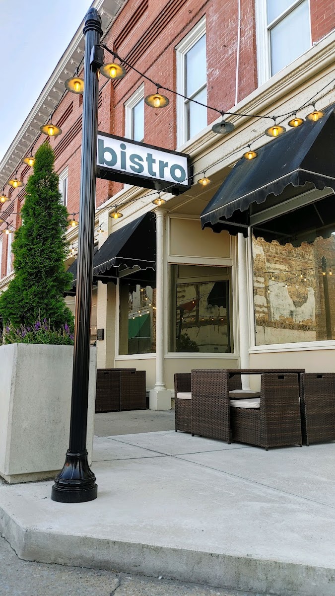 Bistro On 6Th